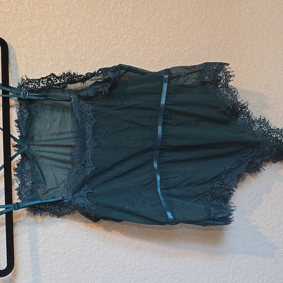 Victoria’s Secret Dark Teal Green Lace & Mesh Bodysuit - XL (No Tag) - Picture 2 of 2